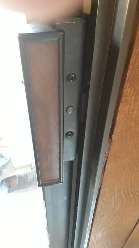 Inside screws 3 o.c.
