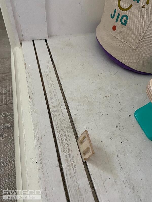 Adjustible Bottom Plate in track