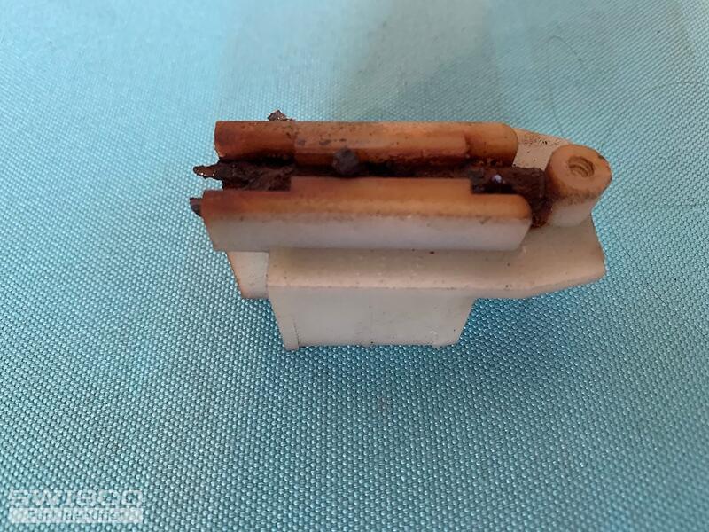 10616L window part