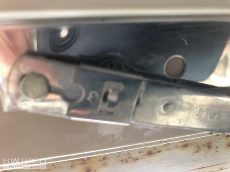 Retaining clip