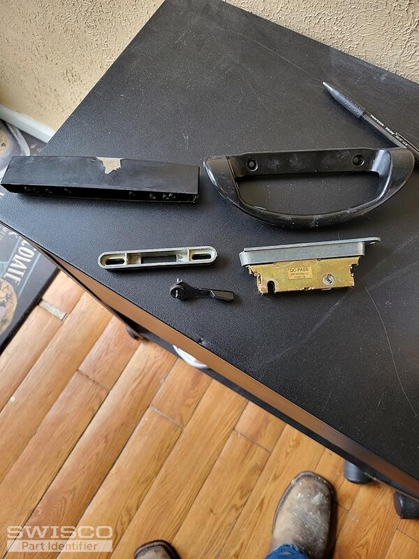 Sliding glass door locking handle for SH