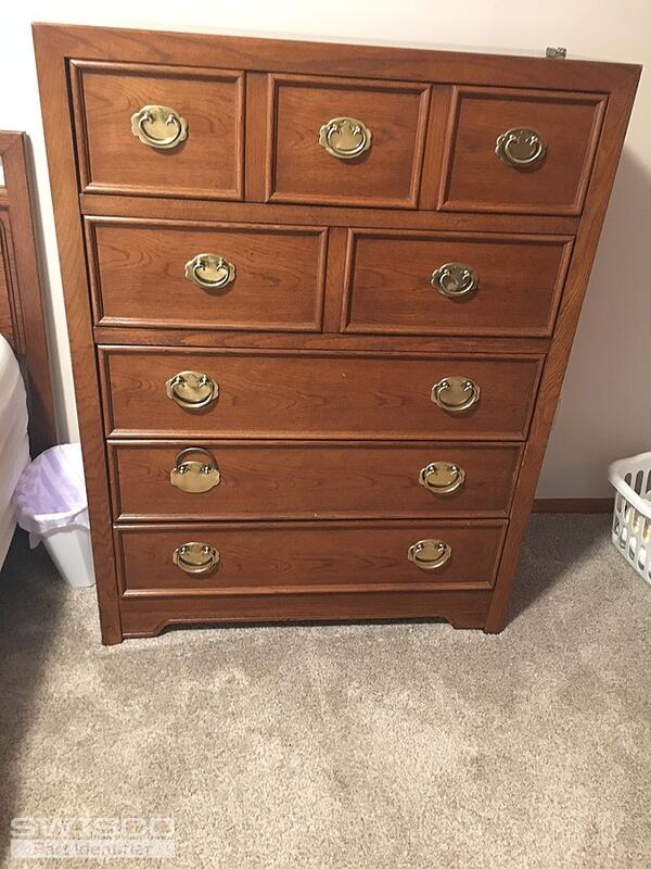 b Dresser
