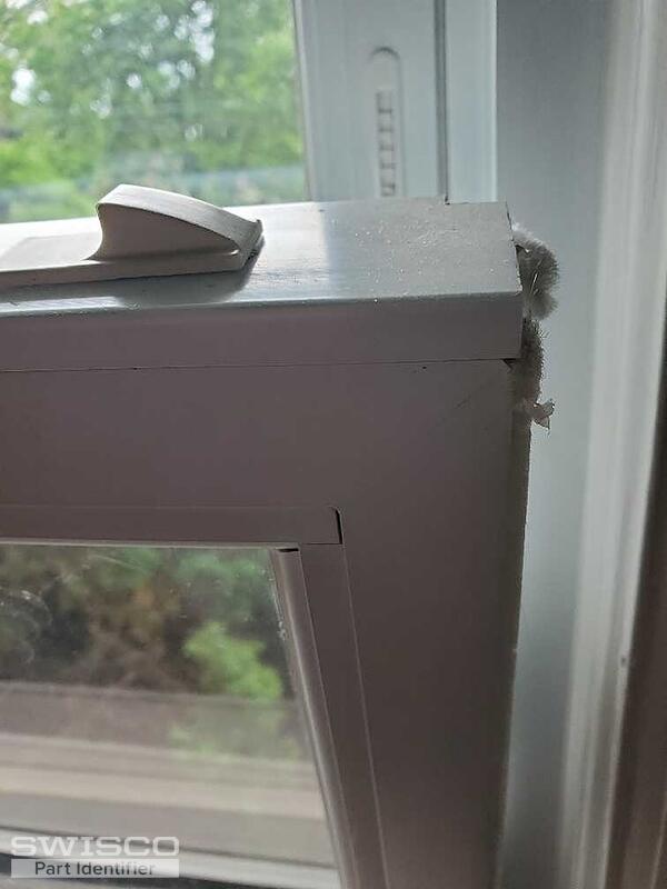 Side latch to hold window doesn&#039;t come out