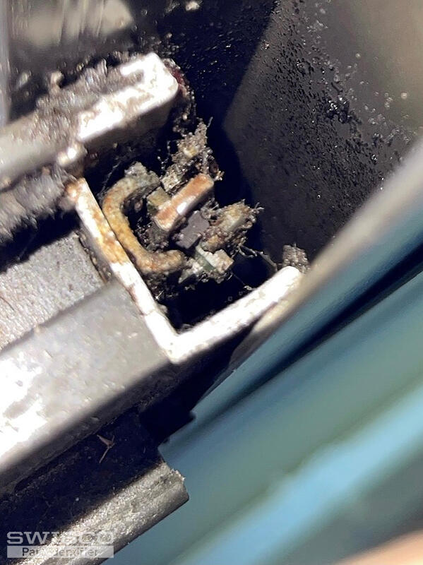 bottom of sas close up h balance attach