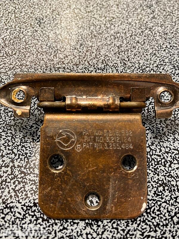CABINET HARDWARE