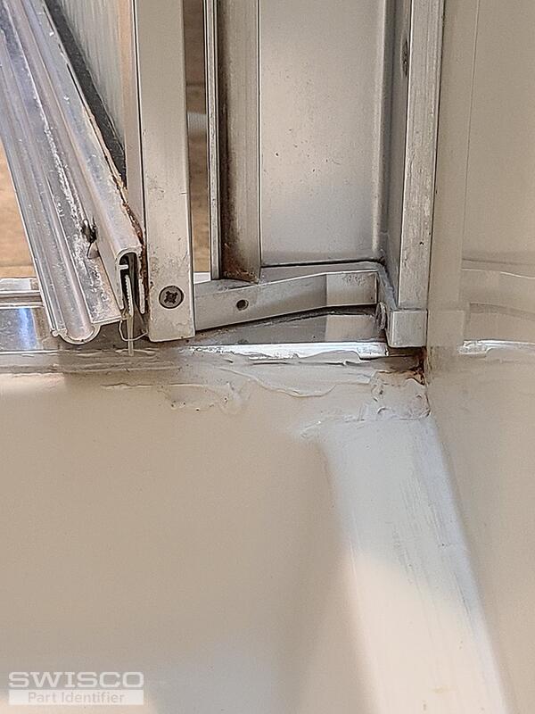 framed shower door drip rail and sweep Guerrero 2.