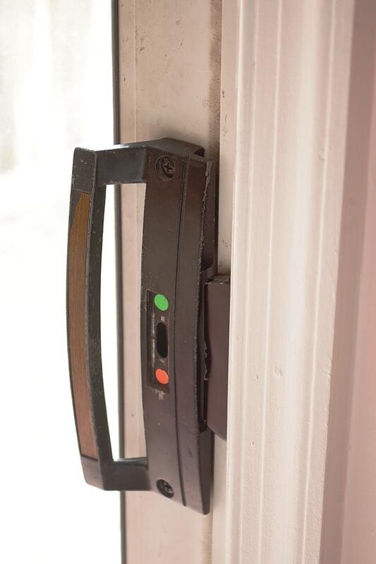 PATIO DOOR HANDLE 013