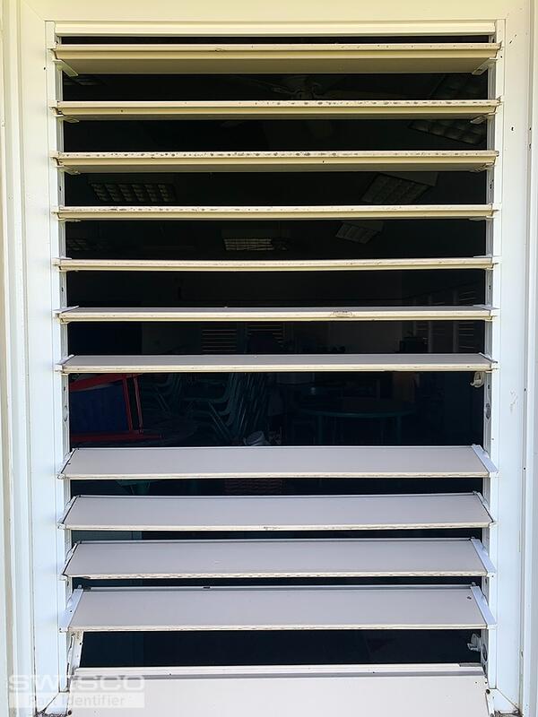 Milgard 5820 white plastic jalousie clips