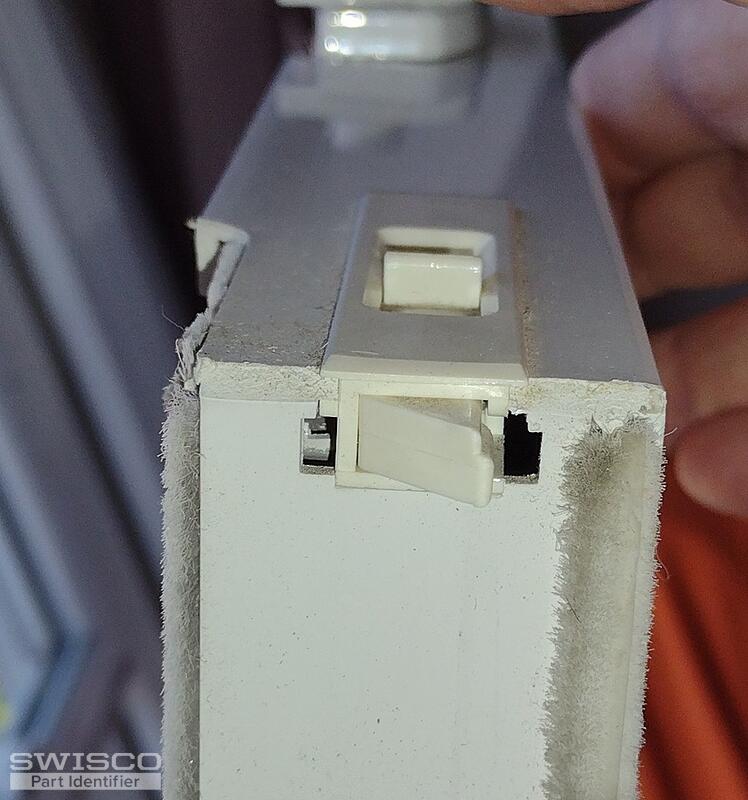 Double hung windows latch