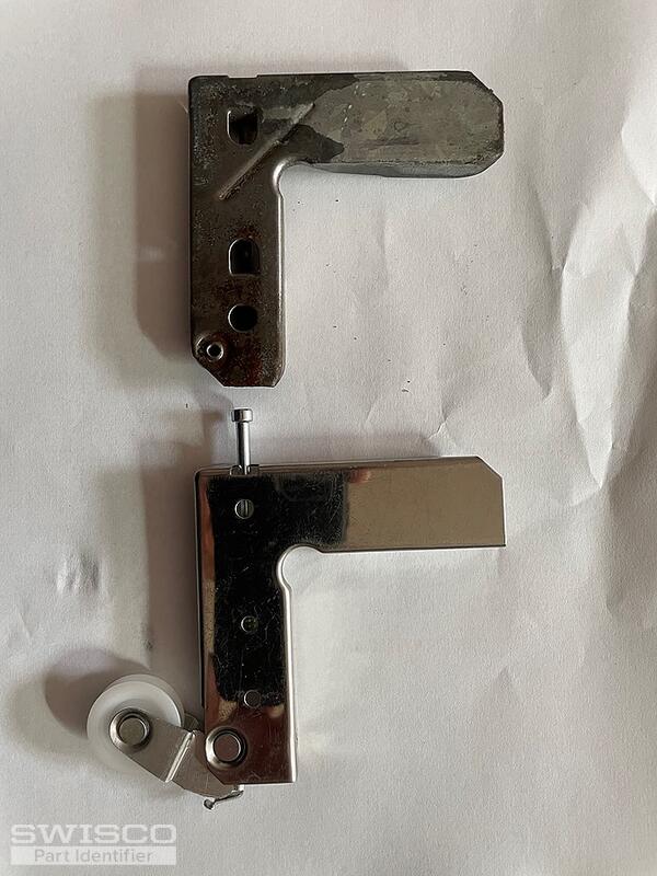 Aluminum Screen door corner bracket with adjustable wheels