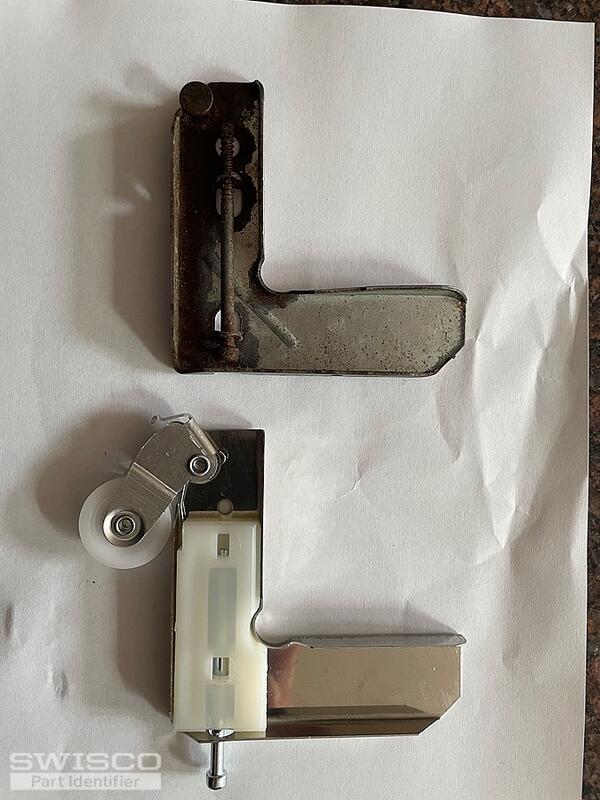 Aluminum Screen door corner bracket with adjustable wheels