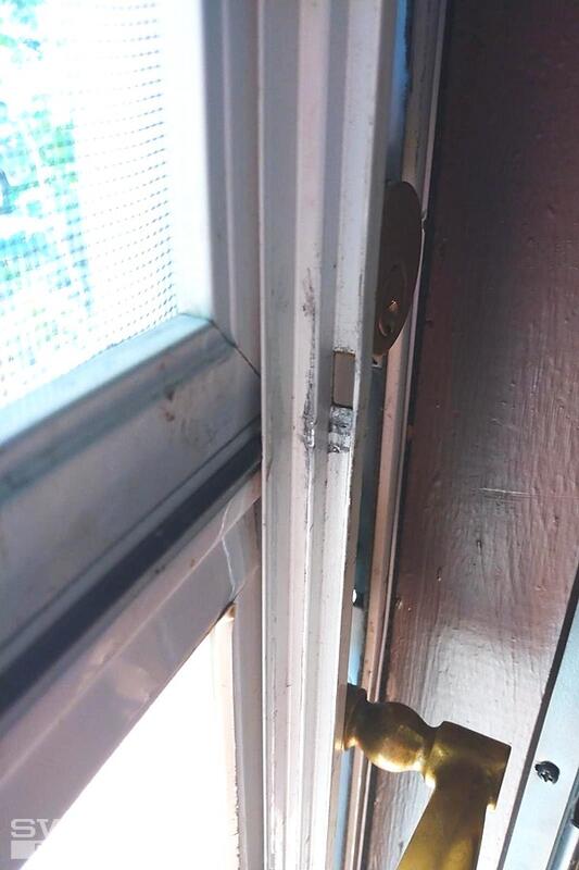 3 hole in frame latch slides into