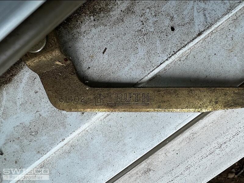 Benedetto Casement hardware