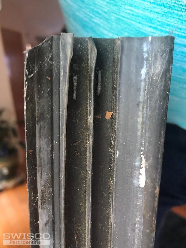 Bottom door seal