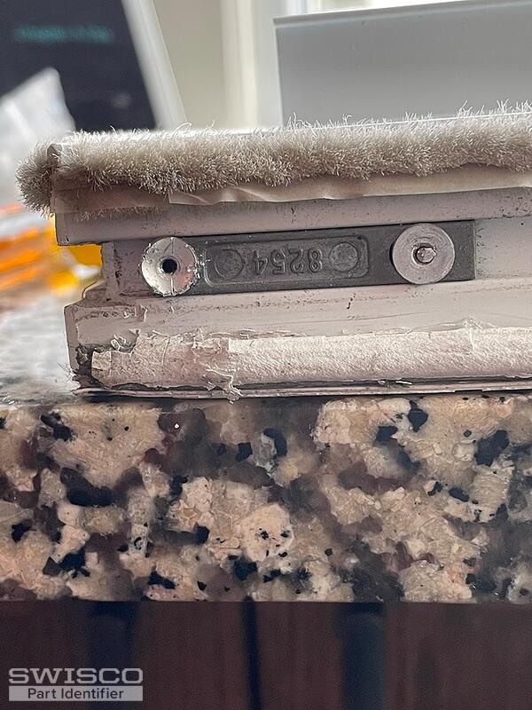 Replacing pivot bar (8254) on tilt window