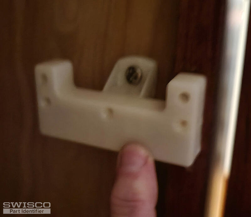 ShelfHardware-incabinet-lr