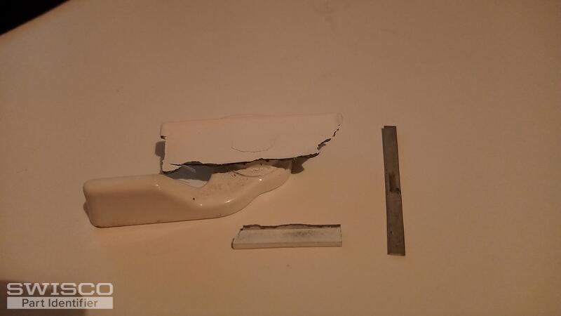 Right broken tilt latch