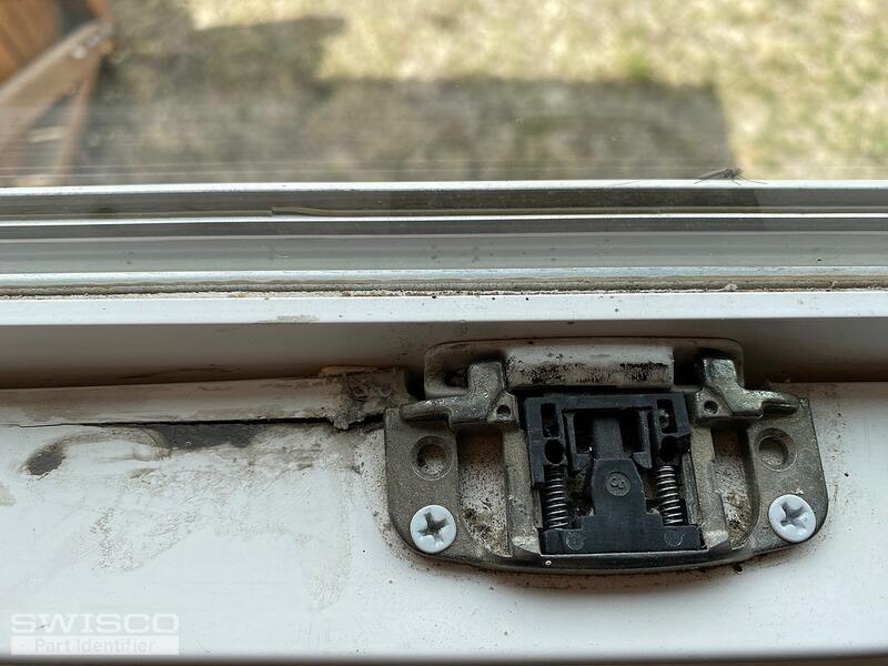 Atrium windows locking mechanism