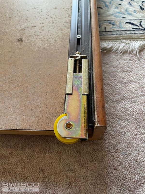 Wardrobe roller in mount