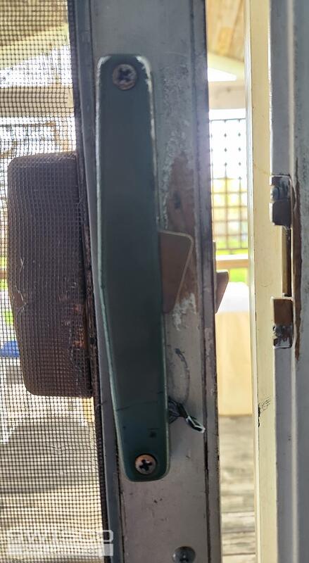 how to install a screen door latch handle