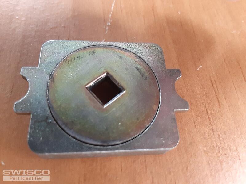 HandleCentering Mechanism