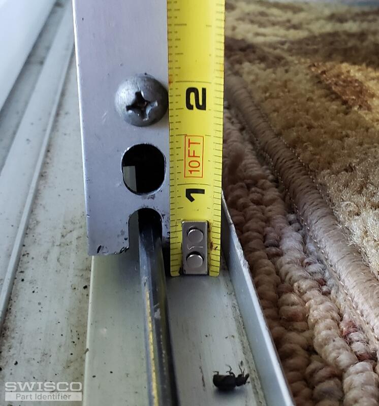 07 Door frame height relative to track bottom