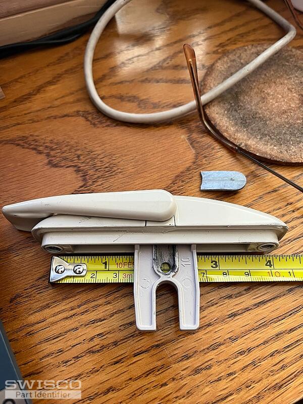 Cascade casement window lock