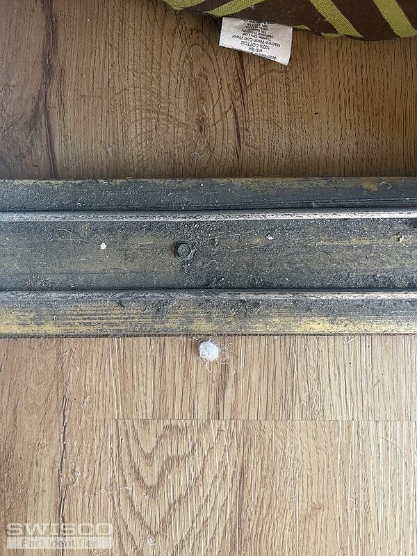 Mirror_Closet_Door_Bottom_Track