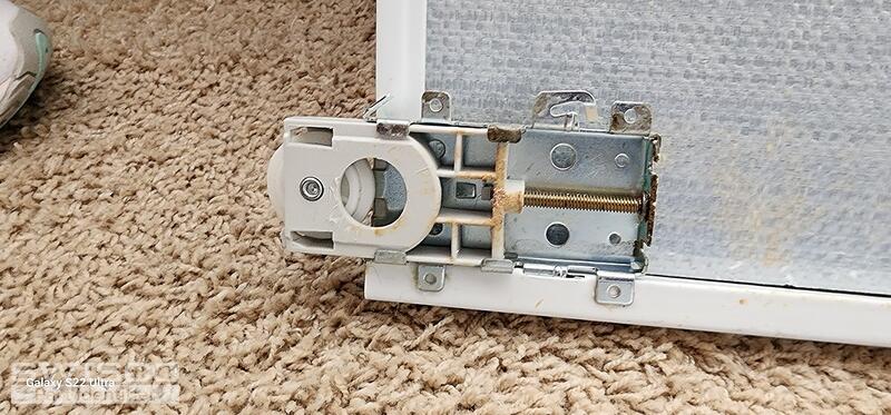 20231227_133515closet door assembly