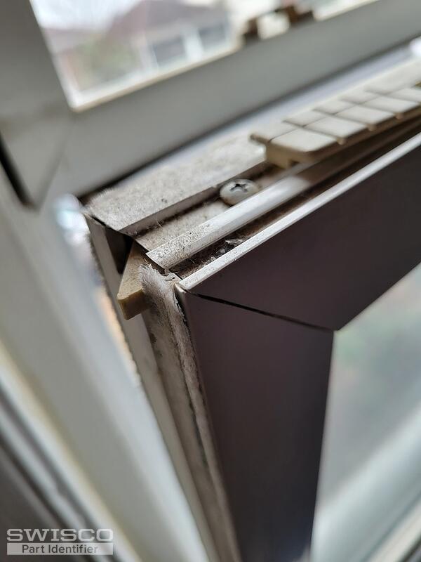 Internal Tilt Latch