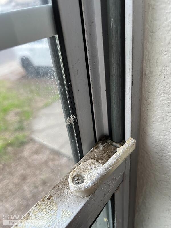 rounded corner latch