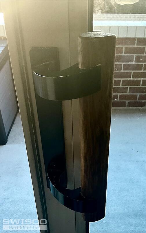 DOOR HANDLE