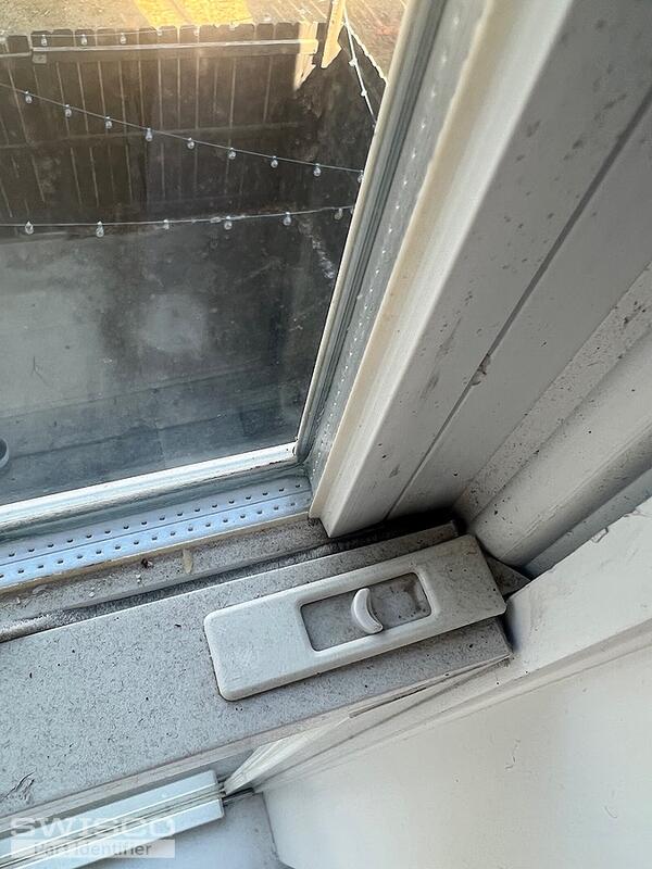 Tilt Latch