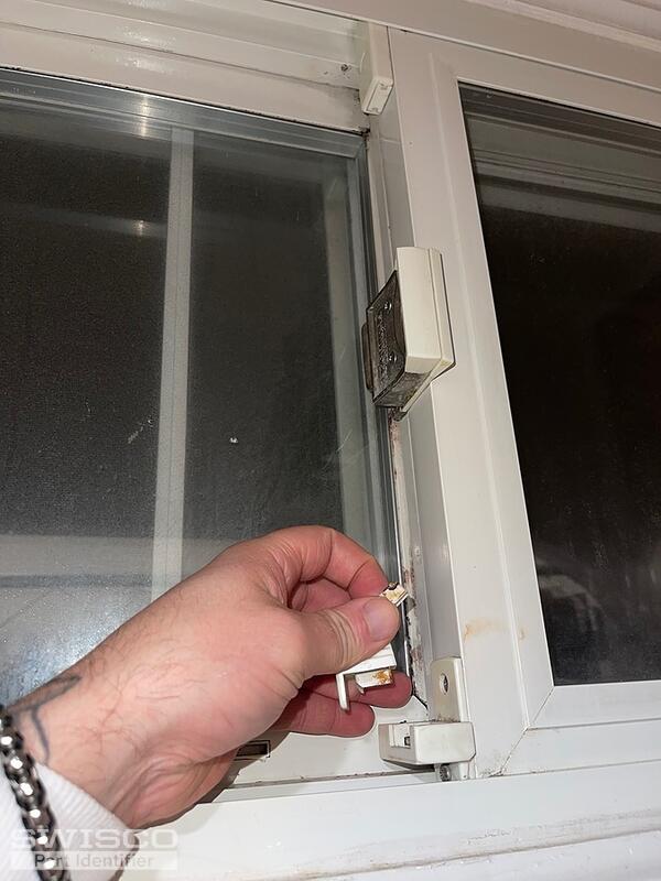 broke side lock
