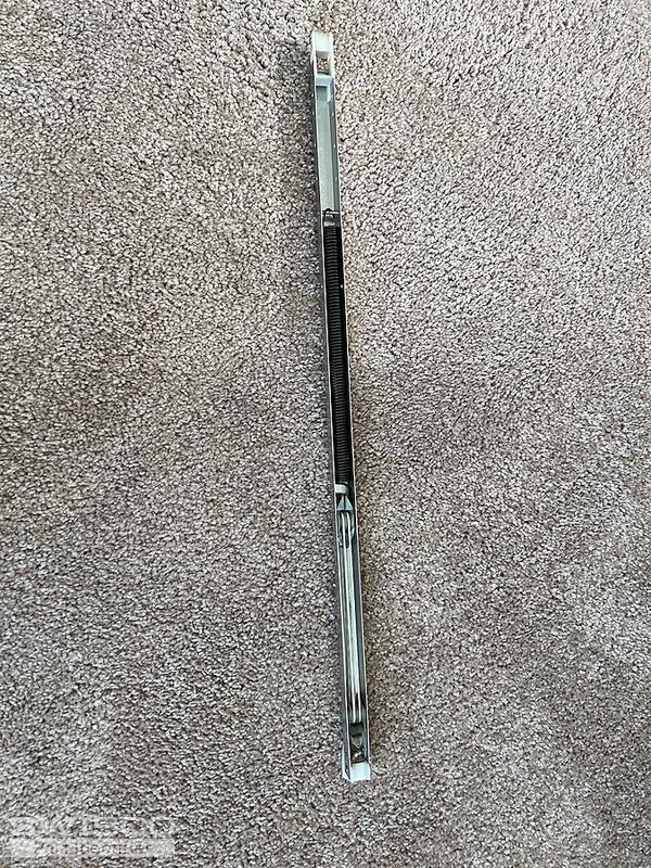wingless top and bottom balance
