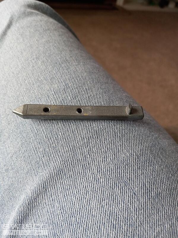 two installation hole pivot bar