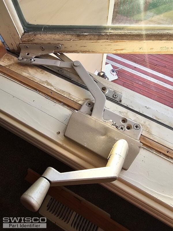 offset link arm operator