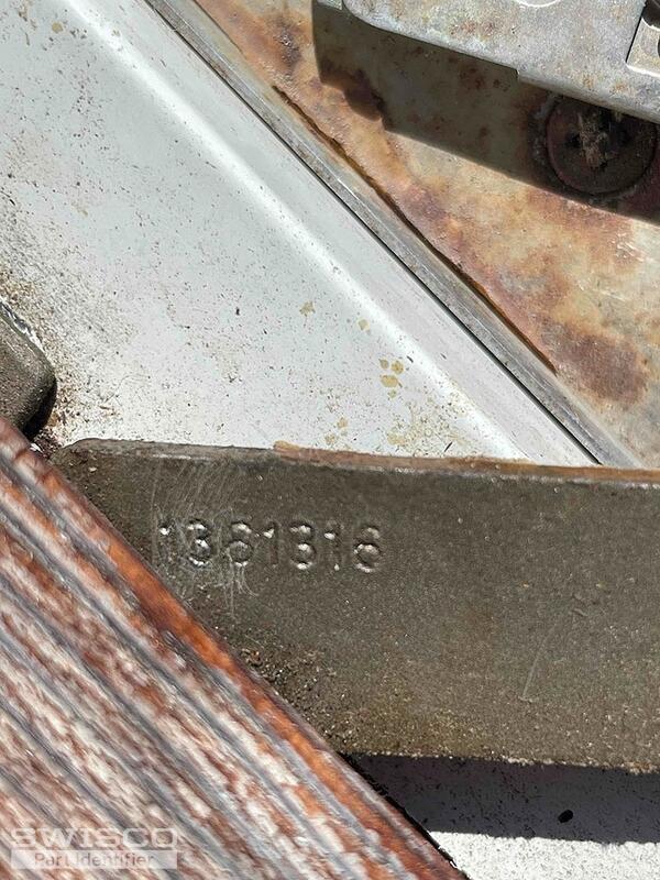 1381318