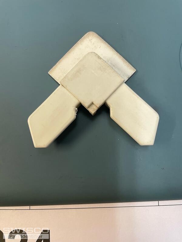 corner key with flange