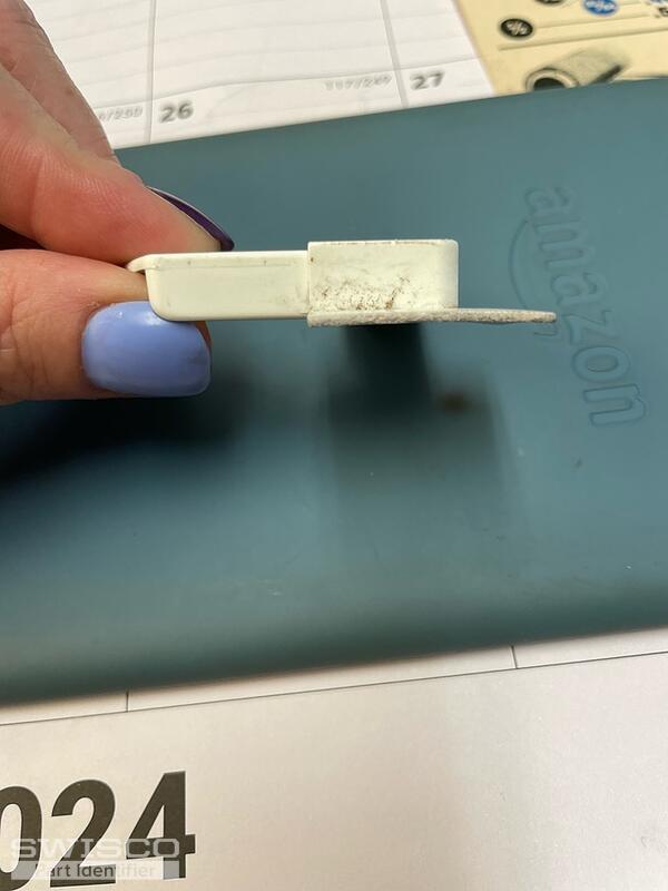 corner key with flange