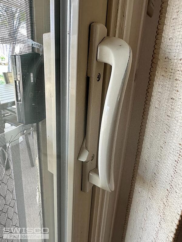 interior cracked handle