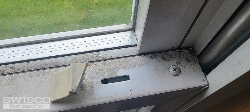 04_window_latch_hole