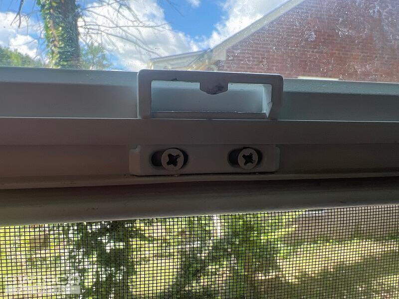 window keeper