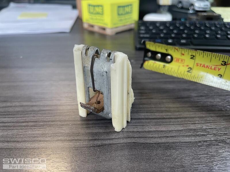 pivot shoe carrier assembly