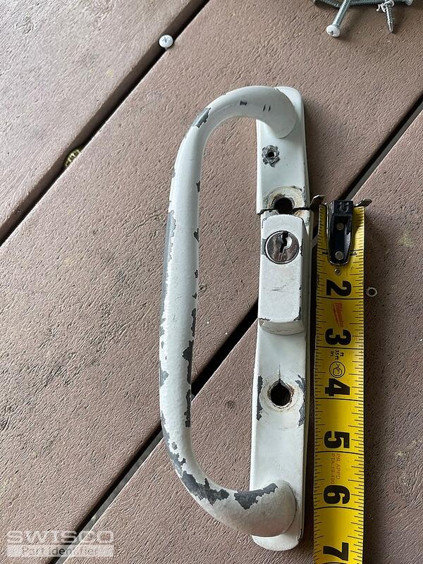 keyed exterior pull