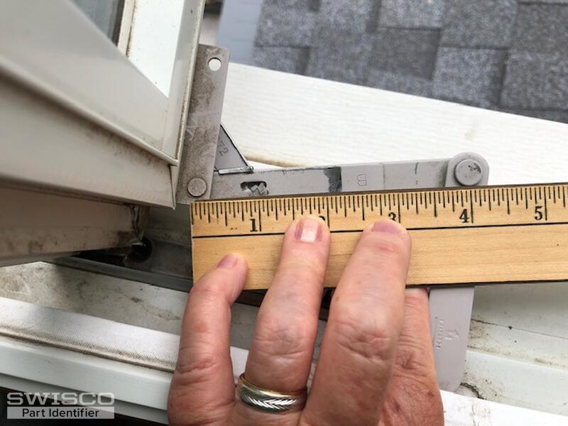 offset link arm operator
