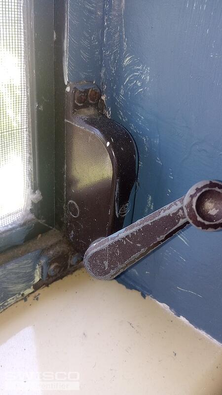Jalousie window assembly