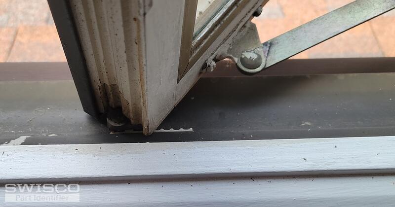 pella hinge attachment