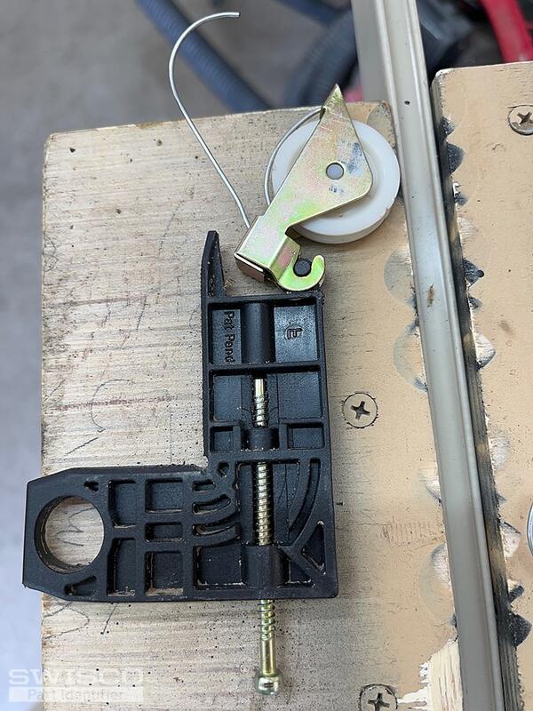 screen door corner and roller