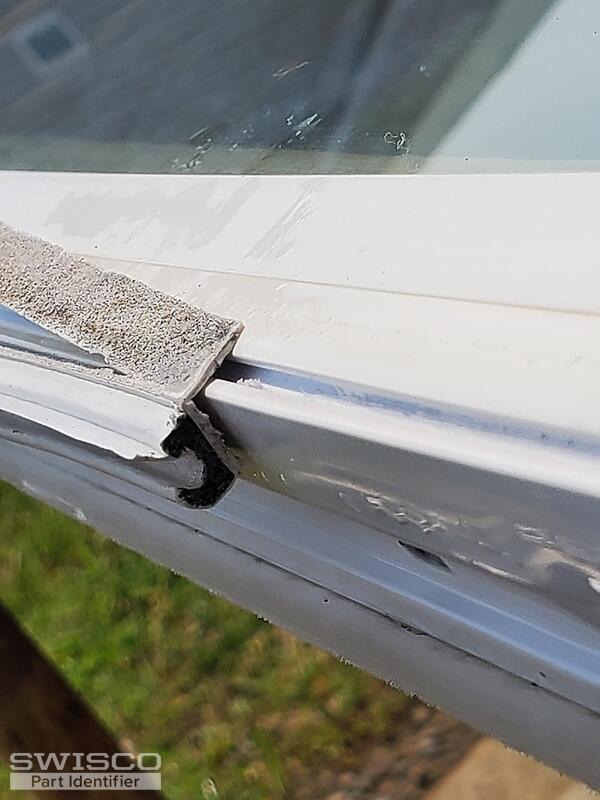 Bottom payne outside mounted on inside gap